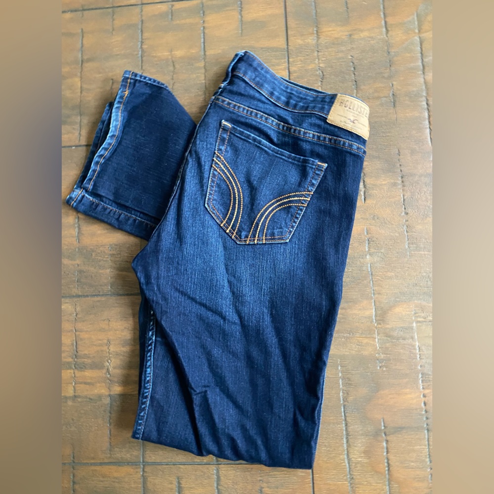 Hollister skinny jeans.